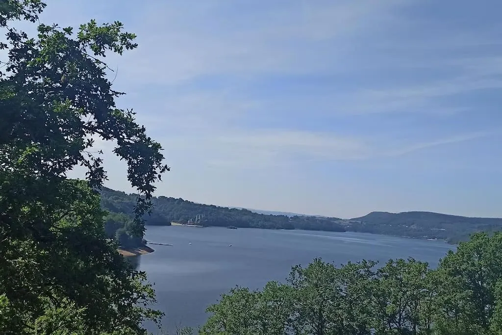 Le Chalet du Lac: Seasonal Spa Retreat with Private Pool Beaulieu  Beaulieu (Cantal)